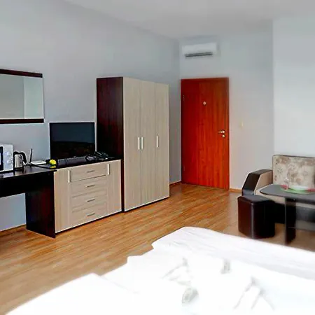 Izvora Front Aparthotel 4*