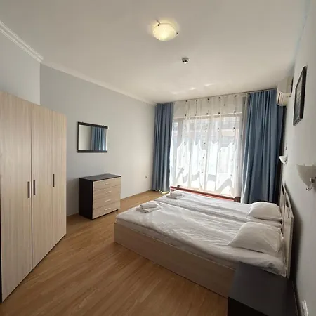 Aparthotel Izvora Front 4*