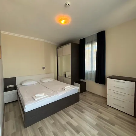 Izvora Front Aparthotel