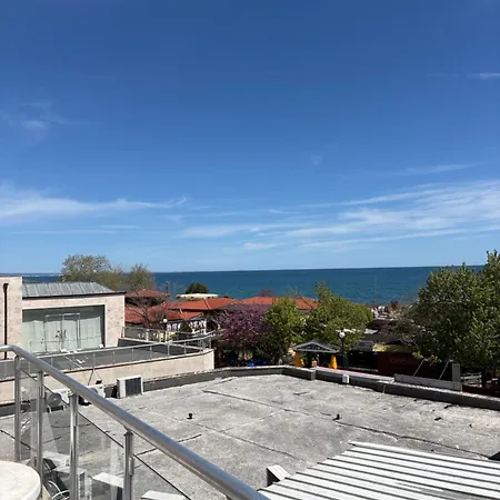 Izvora Front Aparthotel 4*