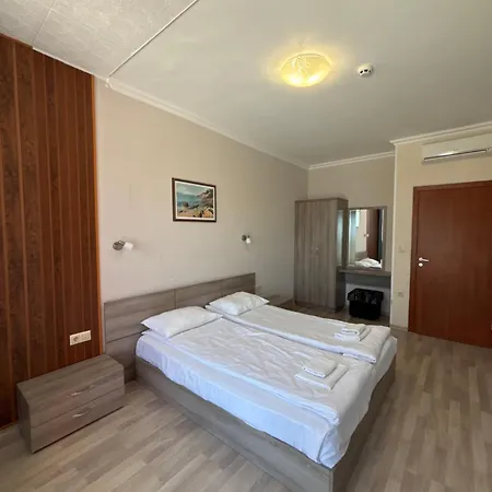 Aparthotel Izvora Front 4*