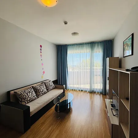 Aparthotel Izvora Front 4*