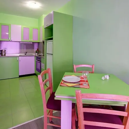 Апартхотел Front Izvora Златни пясъци