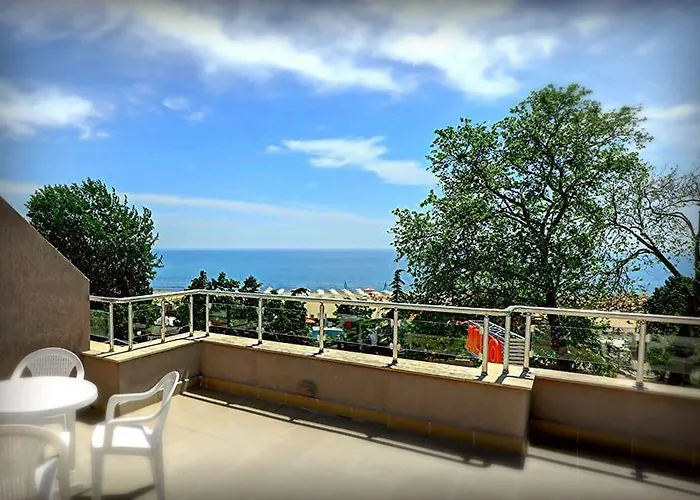 Aparthotel Izvora Front 3*