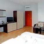 Izvora Front Ξενοδοχείο με διαμερίσματα 4*