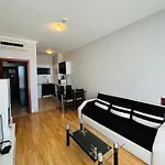 Izvora Front Aparthotel