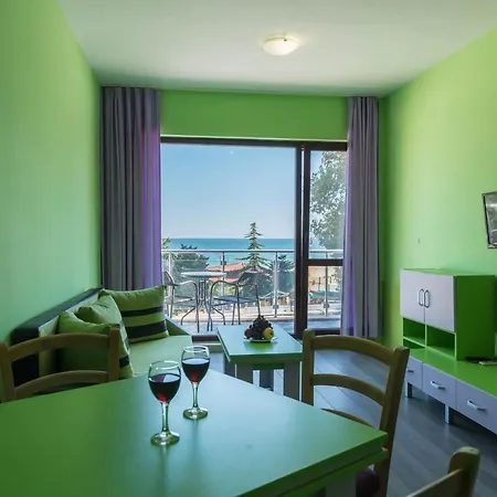 Izvora Front Hotel apartamentowy 3*