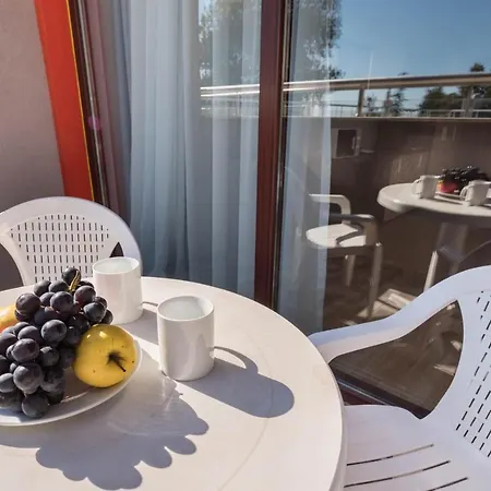 Hotel apartamentowy Izvora Front Złote Piaski