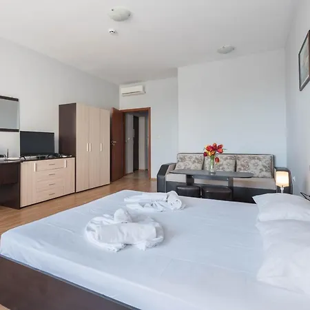 Izvora Front 3* Złote Piaski