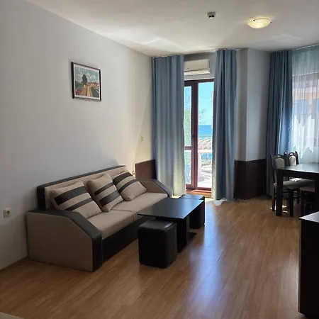 Izvora Front Lejlighedshotel 4*