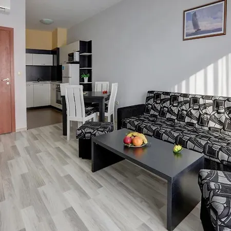 1-st Line Izvora Sea View On Aparthotel