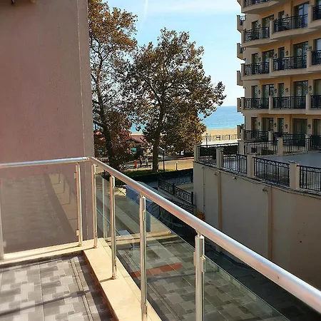 Aparthotel 1-st Line Izvora Sea View On