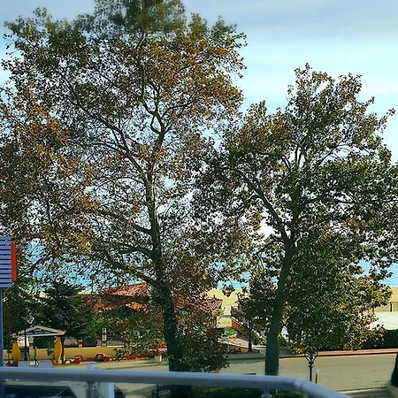 Izvora Front Hotel apartamentowy 3*