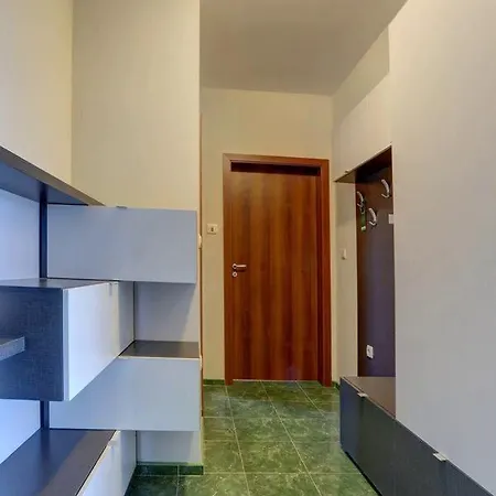Aparthotel 1-st Line Izvora Sea View On 3*
