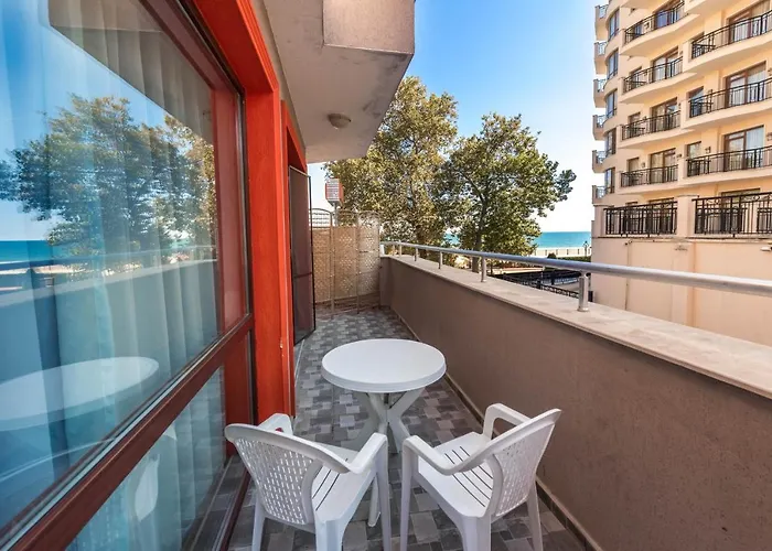 Apartahotel Izvora Front 3*