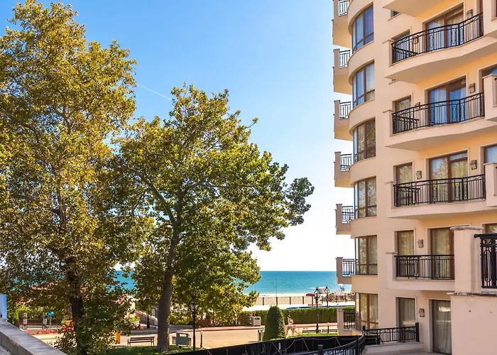 Izvora Front Apartahotel