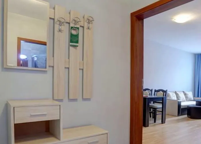 Izvora Front Apartahotel 3*