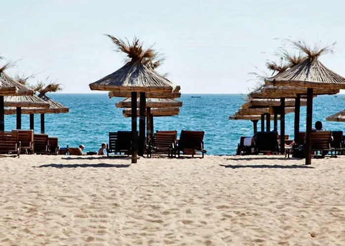 Apartahotel Izvora Front